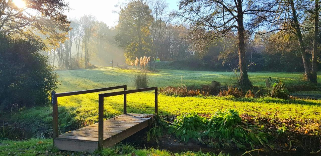 Le Vieux Moulin Gites - A Charming Stone Cottage With Garden View And Seasonal Pool Guégon Exterior foto